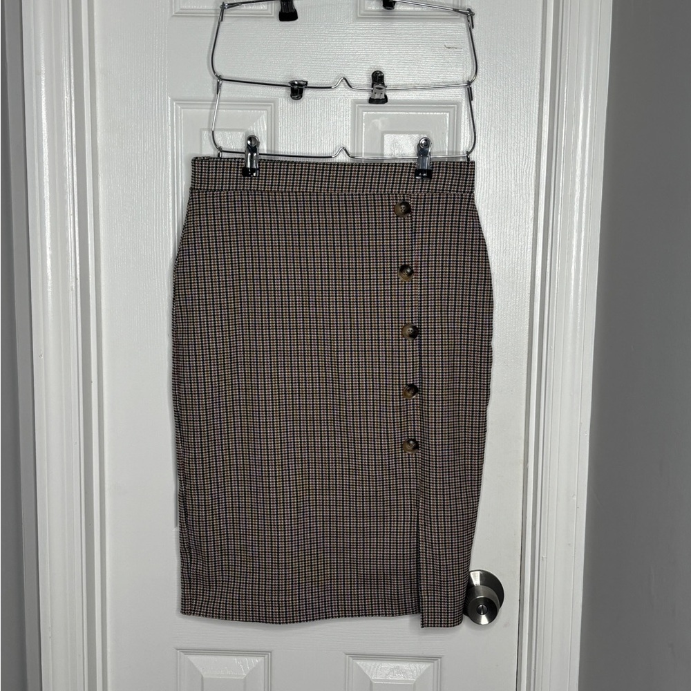 Chic Tan Checkered Pencil Skirt
